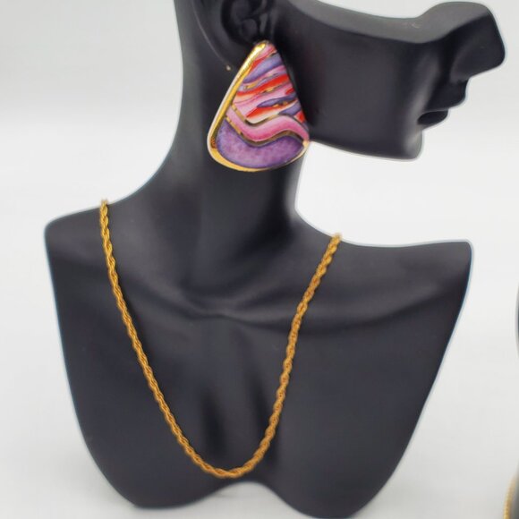 Set of Vintage Gold-Toned Pierced Earrings, Chain Necklace and Bracelet - Picture 4 of 9